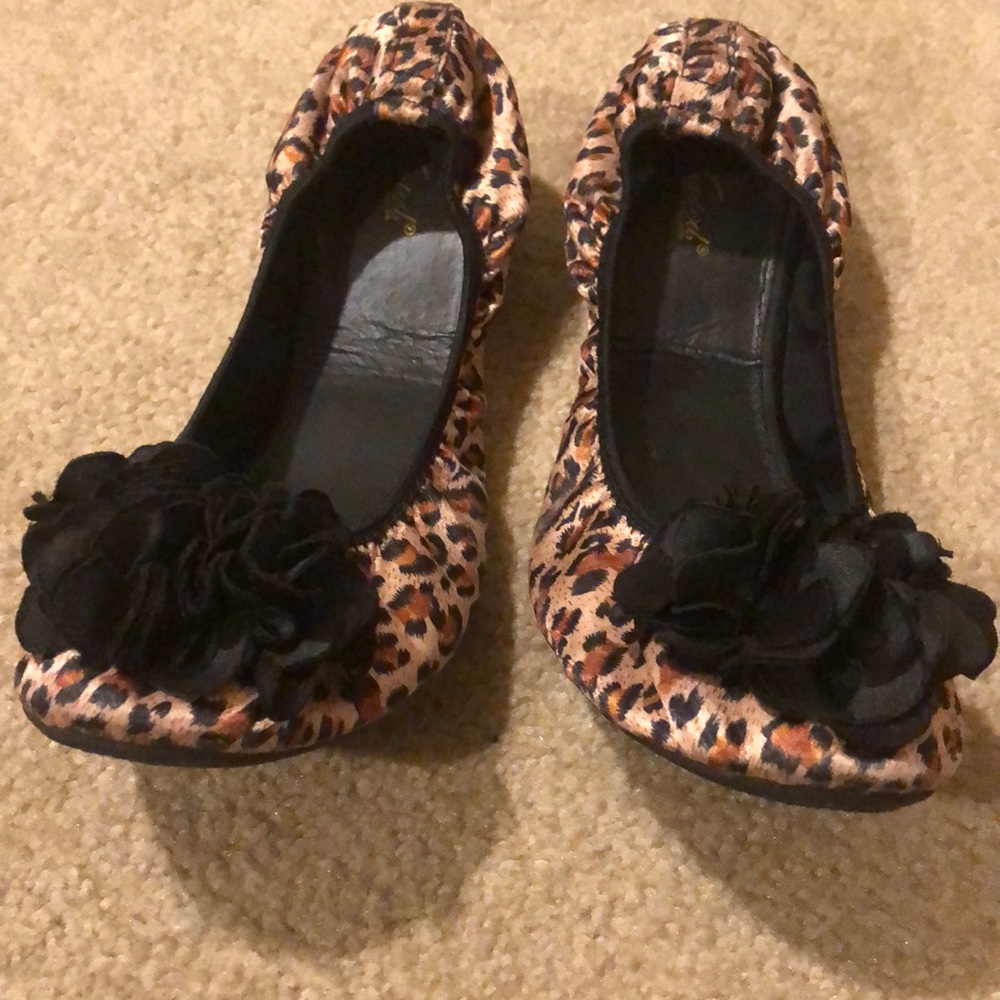 Leopard print flats